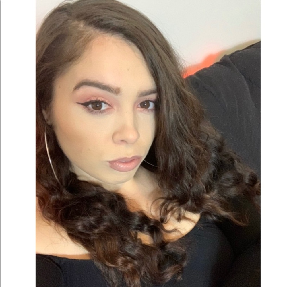 Meet your Posher, Angelique